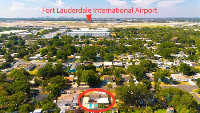 Alma House Pool BBQ Playground and Playroom Family Images_5