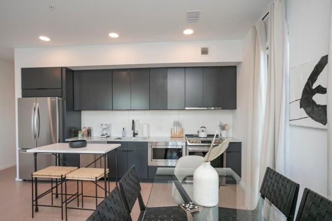 Riverfront Condo with Views 0 7 Miles From Broad Images_3