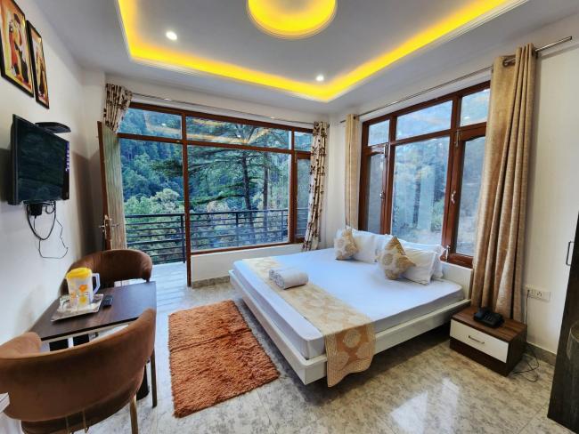 Solitude Rooms Parking and Forest View Images_1