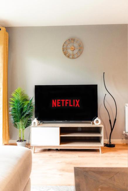 Stylish 2 Bedroom Balcony Apartment - Free Underground Parking - CMK Images_5