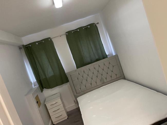 En-suite Cozy Double Bedroom Images_3