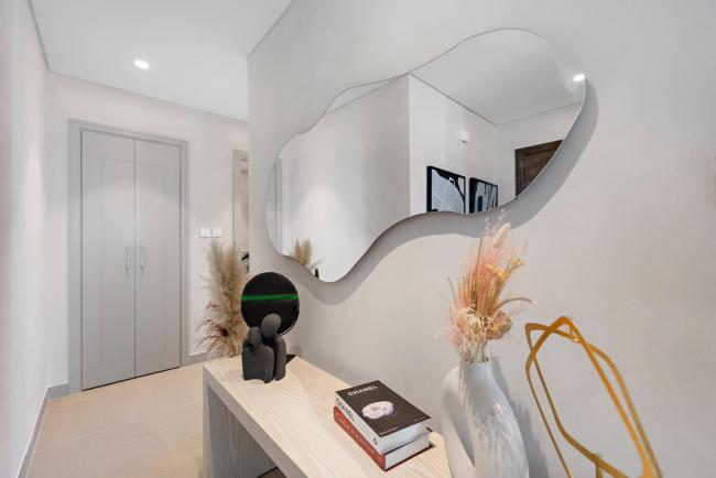 Vayk - Modern 2 BD in Downtown Images_4
