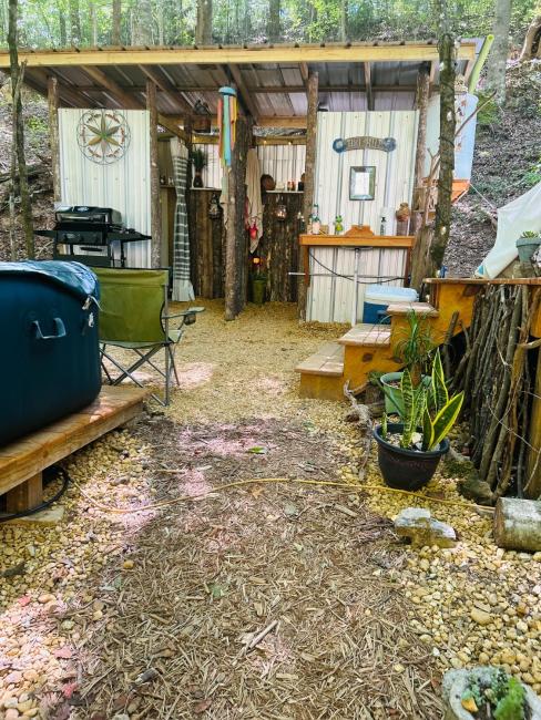 Tipi Among the Trees Couples Retreat with Jacuzzi Images_1