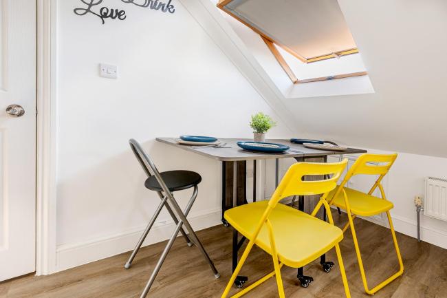 Bright 2BR Flat, Forest Gate, East London Images_3