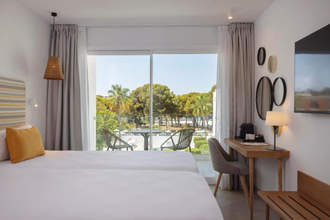 HM Isabela-Adults Only Images_2