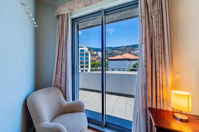 Penthouse in the center of Funchal Images_4